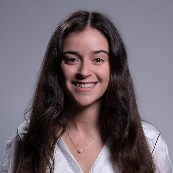 Camila Neves Simões