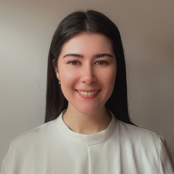 Cátia Queiroz Oliveira